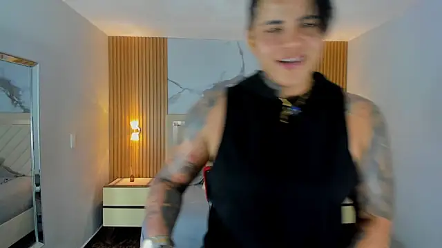 KAROLLJONES1 online show from June 12, 7:44 pm
