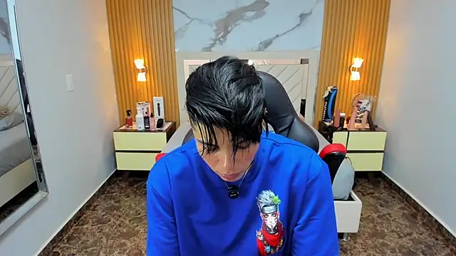 KAROLLJONES1 online show from January 9, 7:51 pm