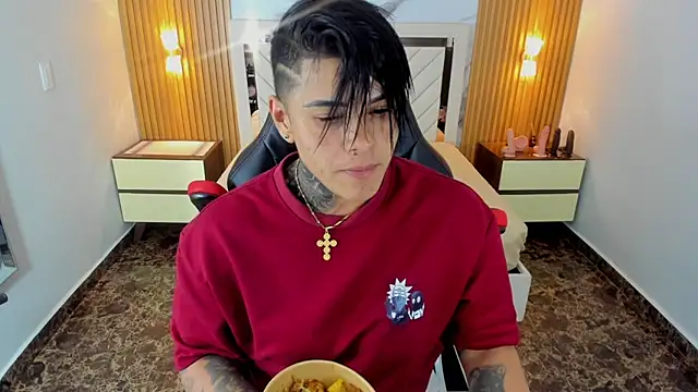 KAROLLJONES1 online show from June 20, 8:23 pm