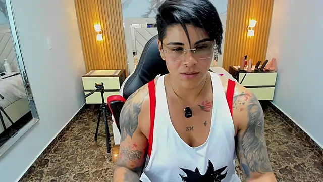 KAROLLJONES1 online show from April 30, 8:57 pm