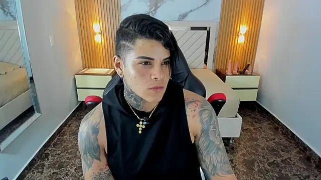 KAROLLJONES1 online show from June 25, 7:26 pm