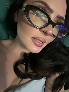 solaradevitta888 online show from May 2, 9:18 pm