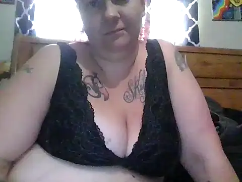 ThickkkMama420 online show from May 6, 10:58 pm