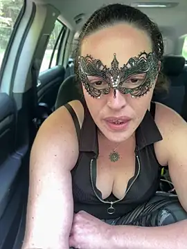Nadja Noir online show from April 29, 2:20 pm