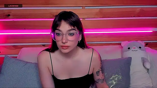 Snapshot of Emily_Tylerr chatting on September 26, 1:47 am Emily Tylerr online show from September 26, 1:47 am