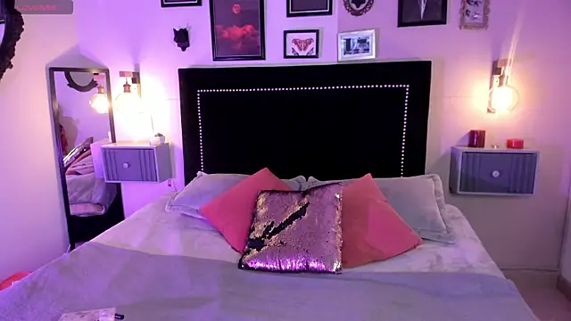 pinkk deemon online show from June 30, 1:21 pm