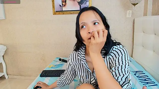 Miladiosa online show from November 3, 12:09 pm