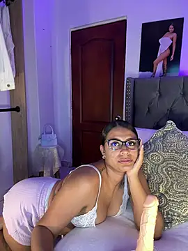 ema zoe online show from July 21, 11:49 pm