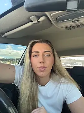louiseberkeley online show from May 6, 3:43 am