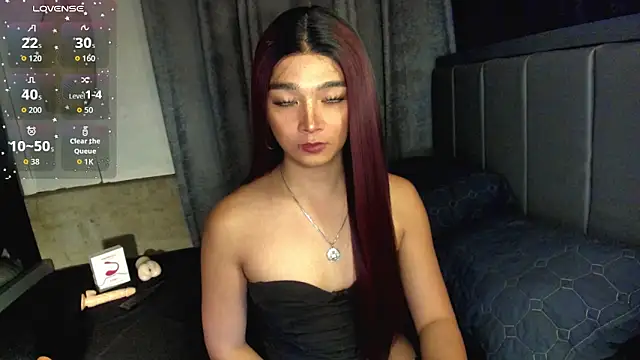 TrinityFucksYou online show from May 1, 3:37 pm