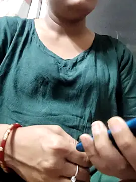 Cute pinkii online show from March 10, 7:40 pm