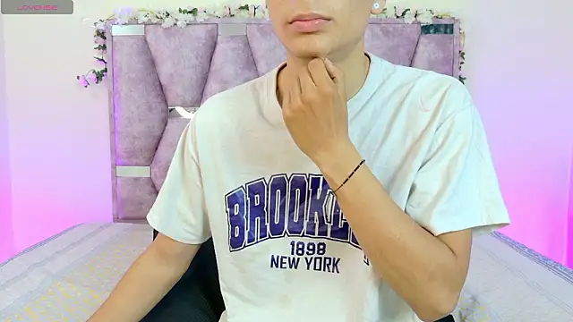 lana and liam  online show from January 15, 9:48 am