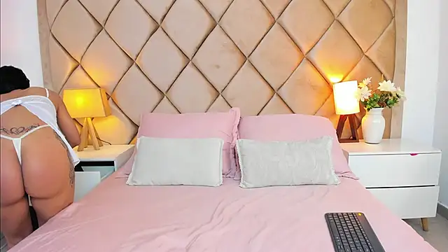 AngelinaDuvall online show from October 1, 11:59 am