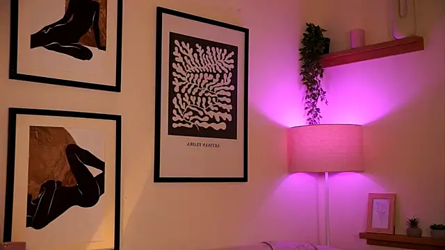 midnightbby  online show from March 10, 7:51 pm