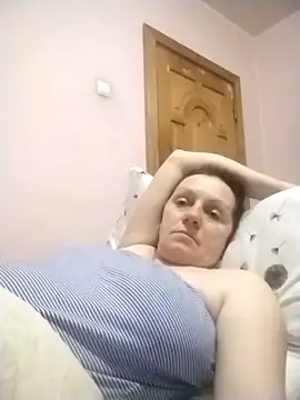 KimmyAghora online show from December 15, 6:35 pm