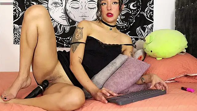 Raven06  online show from March 9, 1:09 am