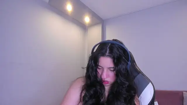 Nicol Chang online show from January 12, 9:09 pm