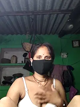 Snapshot of Hot-ilaiy chatting on September 8, 2:27 pm Hot-ilaiy online show from September 8, 2:27 pm