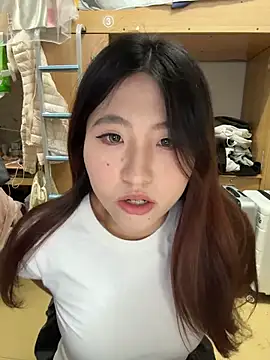 ououlovelove online show from March 18, 11:15 am