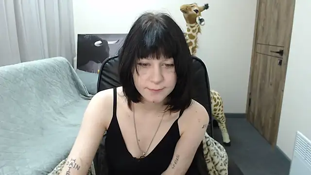 TinaQuiin online show from February 21, 9:10 am