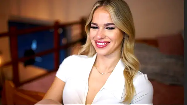 Emilyvanroessel online show from May 3, 8:07 am