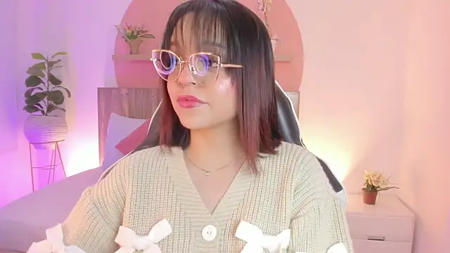 Clara Luu online show from June 10, 2:44 am