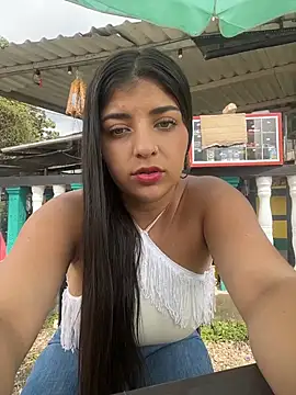 Isaa-Sweet online show from February 10, 7:06 pm