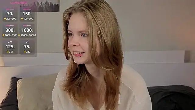 JulietteRain online show from July 20, 9:15 pm