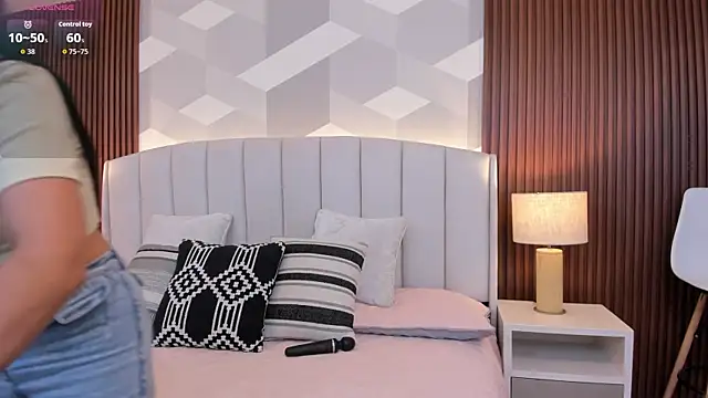 Mommy Naughty online show from September 19, 11:42 am