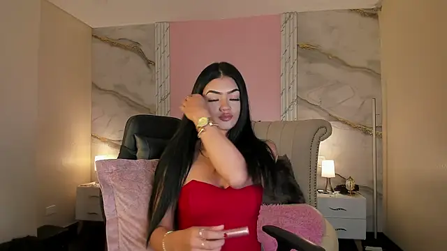 EmmaStonns online show from August 3, 1:17 pm