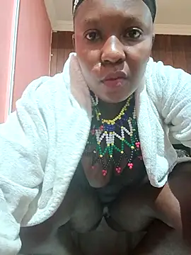 Snapshot of DarkQueen_94 chatting on October 2, 10:15 pm DarkQueen 94 online show from October 2, 10:15 pm