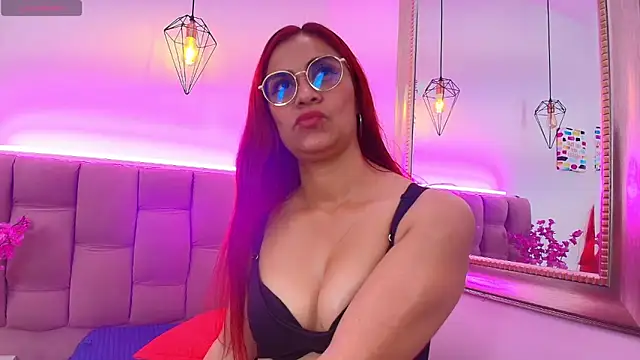 tiiny emilly online show from March 13, 9:05 pm