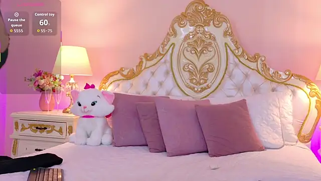 EvaRoah online show from August 3, 3:39 pm