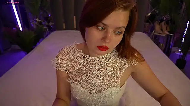 Snapshot of RedDoll_ chatting on October 8, 7:40 pm RedDoll online show from October 8, 7:40 pm