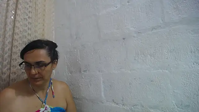 gabbyparker  online show from April 30, 10:47 pm
