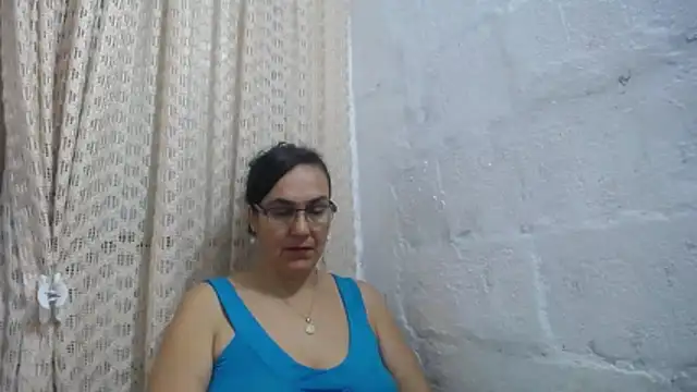 gabbyparker  online show from March 27, 9:21 am