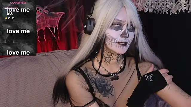 GothXRaven online show from October 29, 12:09 pm