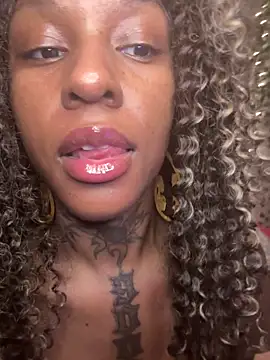 MistiSavannah online show from February 14, 1:02 pm