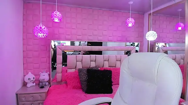  laaura  online show from July 2, 1:17 pm