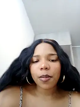 Snapshot of Chanell_mina chatting on October 28, 3:45 am Chanell mina online show from October 28, 3:45 am
