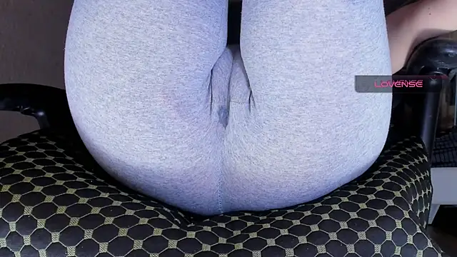 Cameltoe squirt inPants online show from February 2, 3:00 pm