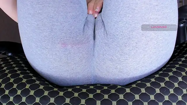 Cameltoe squirt inPants online show from June 10, 11:42 am