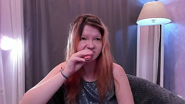 Snapshot of Nora_lovvvv chatting on September 18, 12:15 pm Nora lovvvv online show from September 18, 12:15 pm