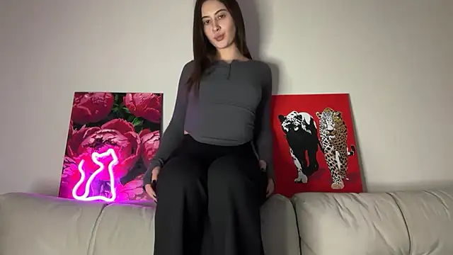 StellarAlice online show from May 3, 6:00 pm