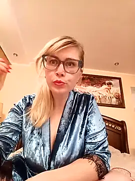 Crystal00Girl online show from October 16, 9:06 pm