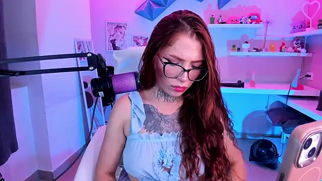 dreamleah  online show from July 14, 11:20 pm