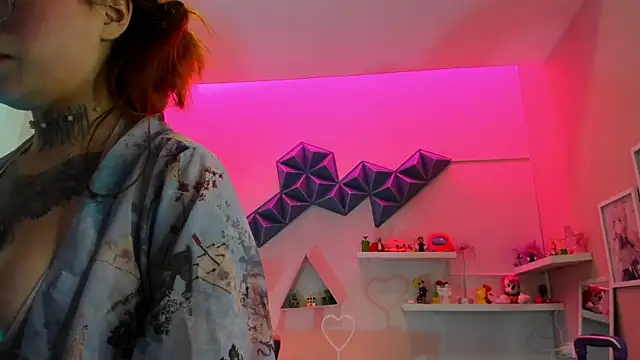 dreamleah  online show from July 2, 9:32 pm