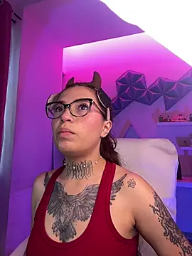dreamleah  online show from July 7, 9:28 pm