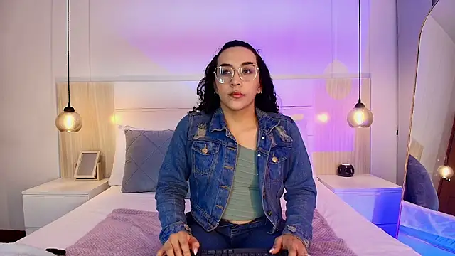 Snapshot of alehia_cute chatting on October 8, 12:26 am alehia cute online show from October 8, 12:26 am