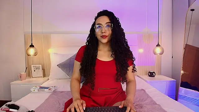 Snapshot of alehia_cute chatting on October 5, 9:20 pm alehia cute online show from October 5, 9:20 pm